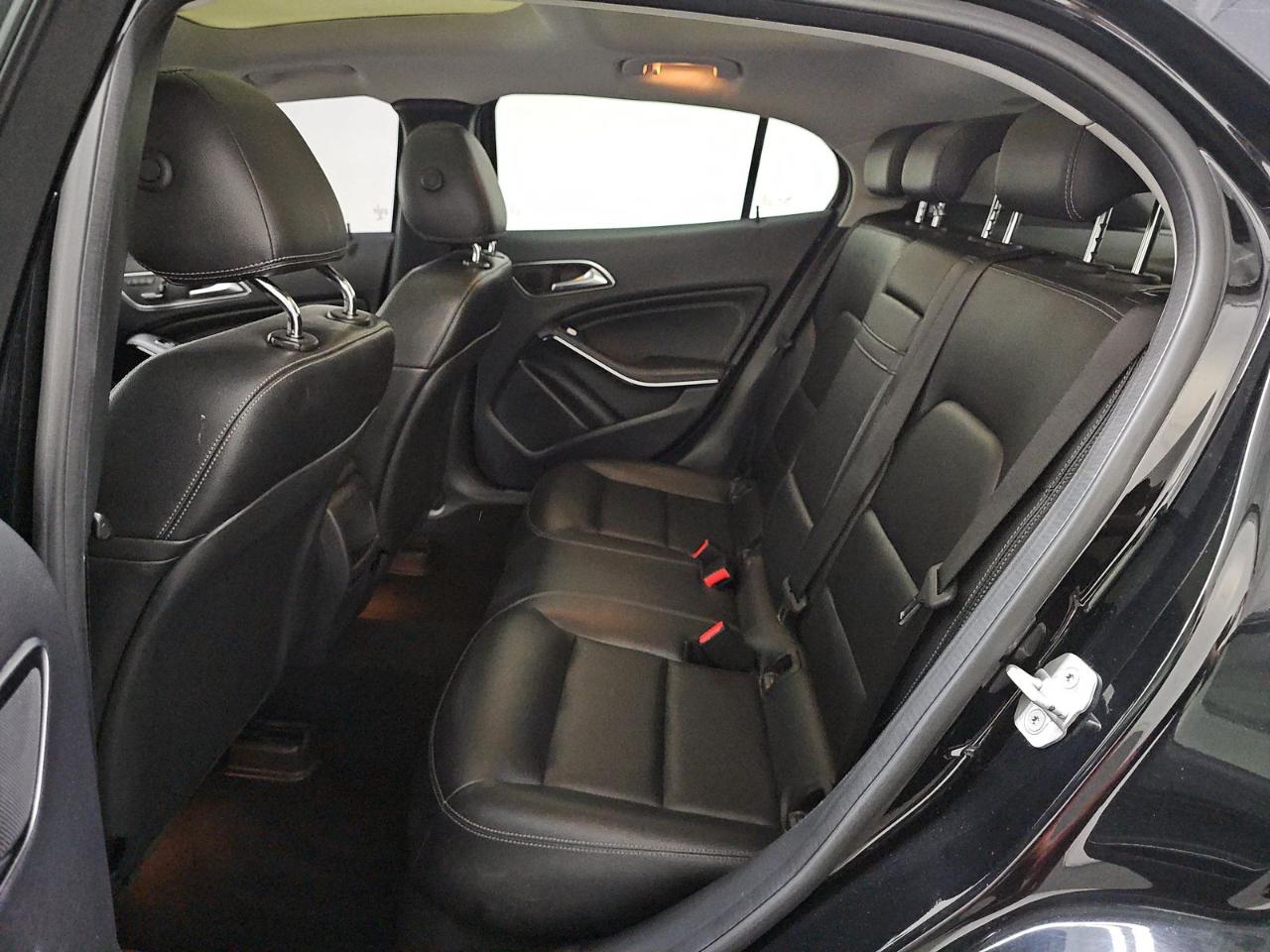 Mercedes-Benz GLA-Class  2015