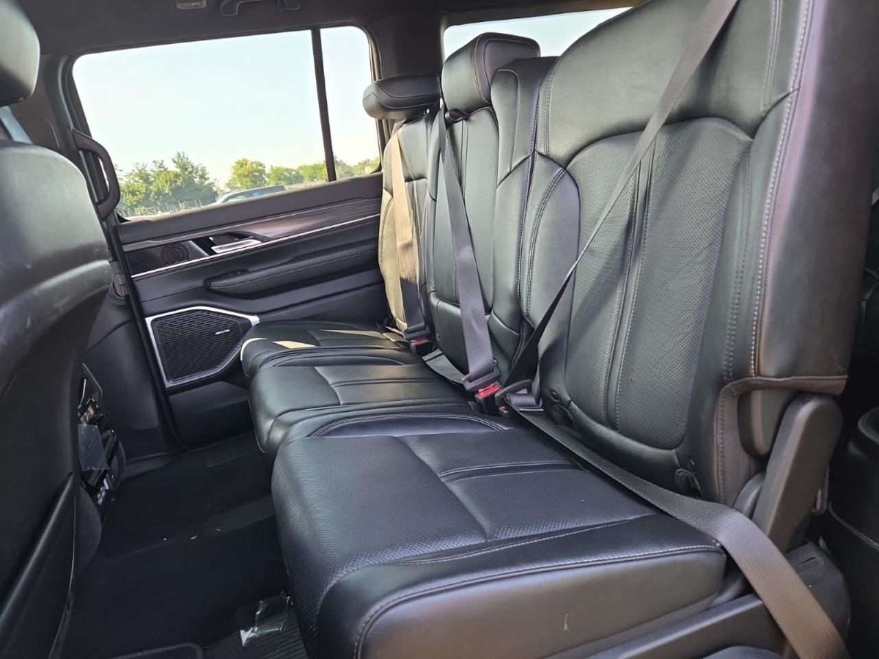 Jeep Wagoneer L  2023