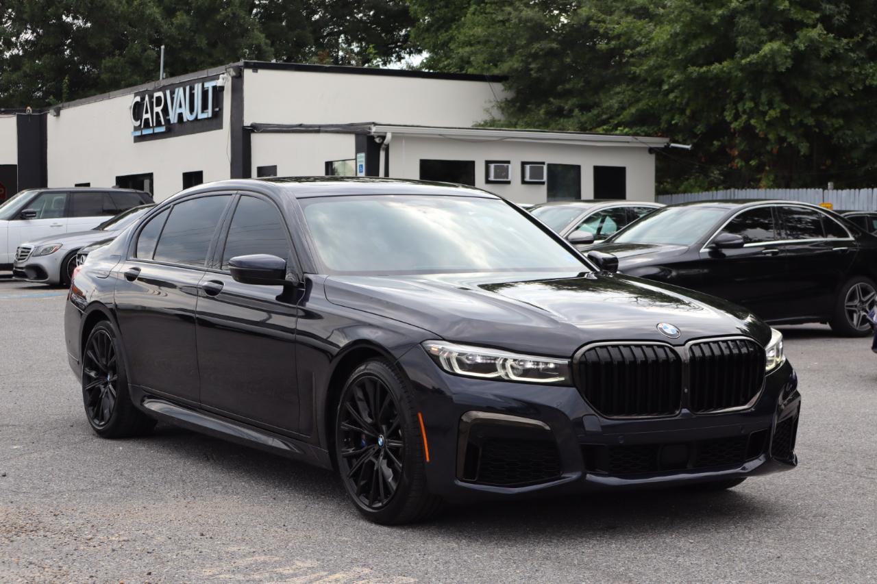 BMW 7-Series  2021