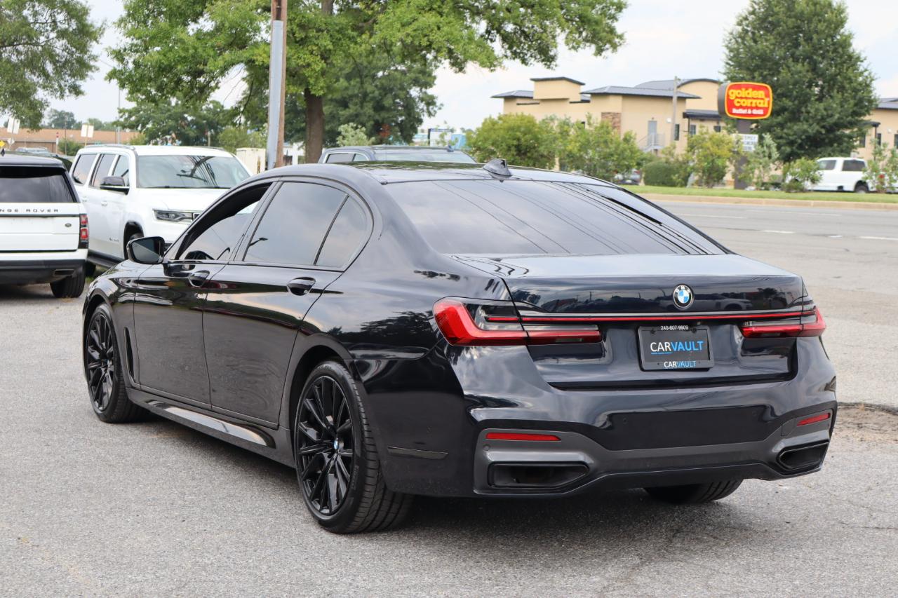 BMW 7-Series  2021