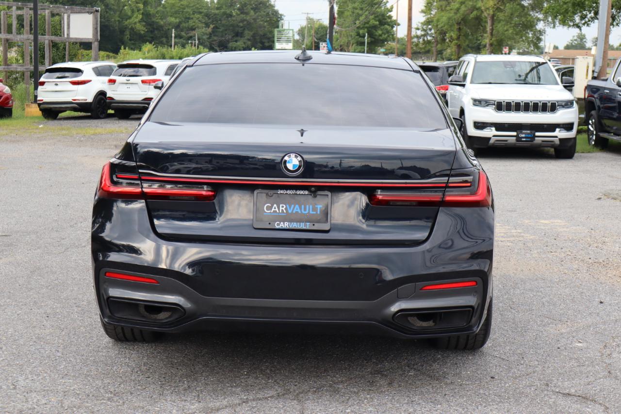 BMW 7-Series  2021