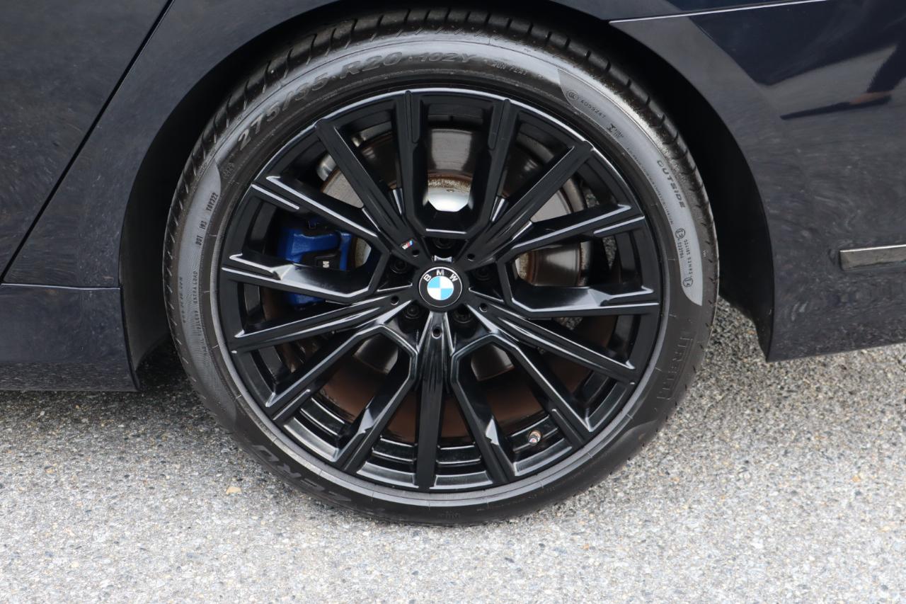 BMW 7-Series  2021