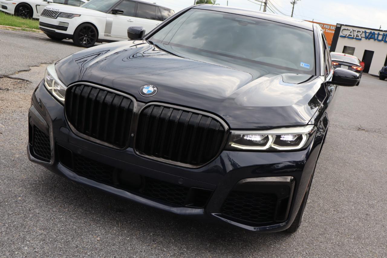 BMW 7-Series  2021