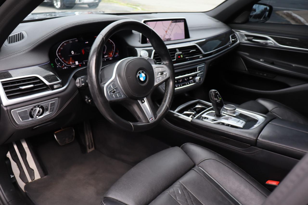 BMW 7-Series  2021