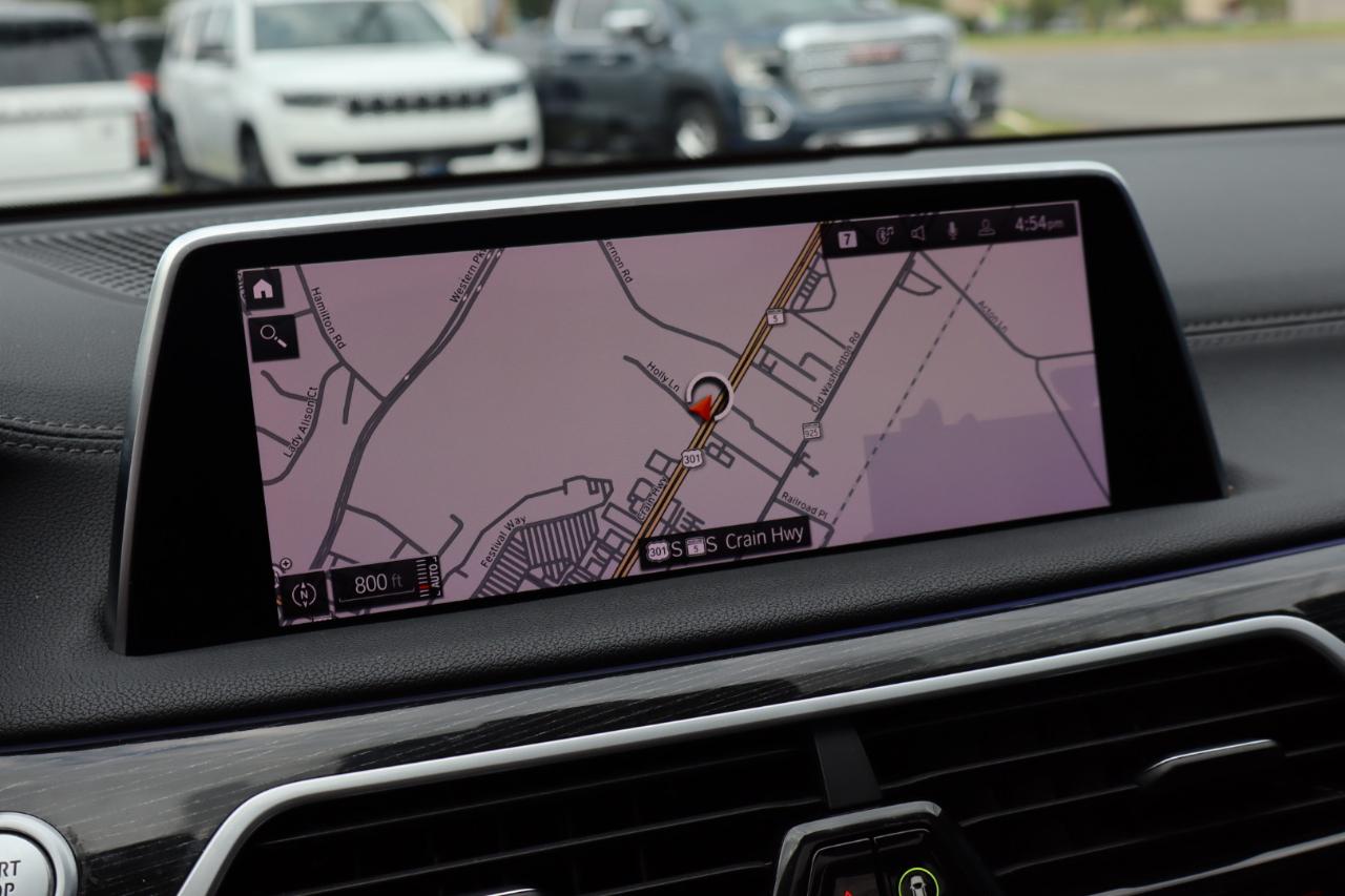 BMW 7-Series  2021