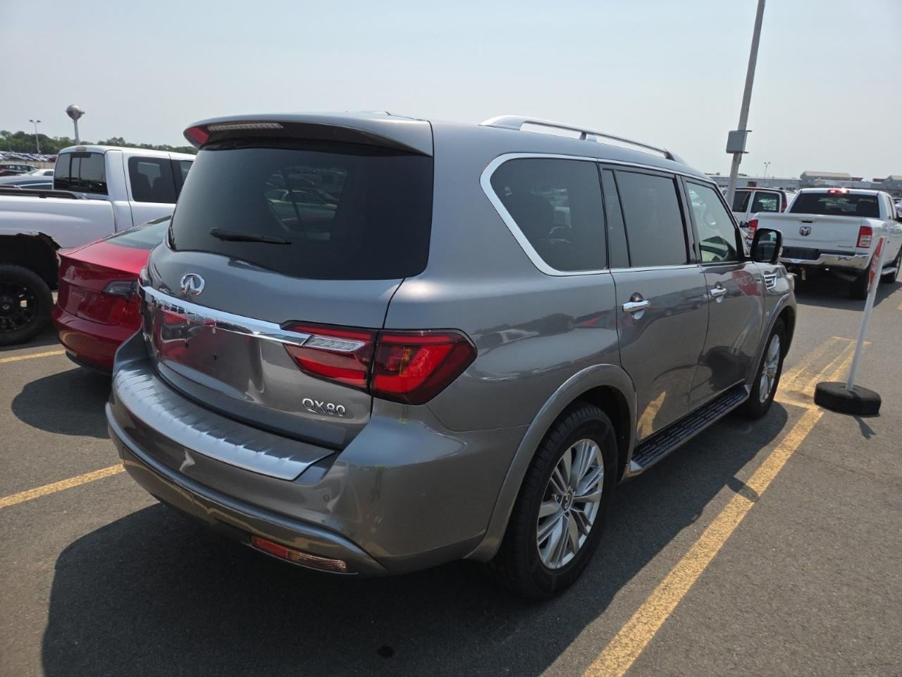Infiniti QX80  2020