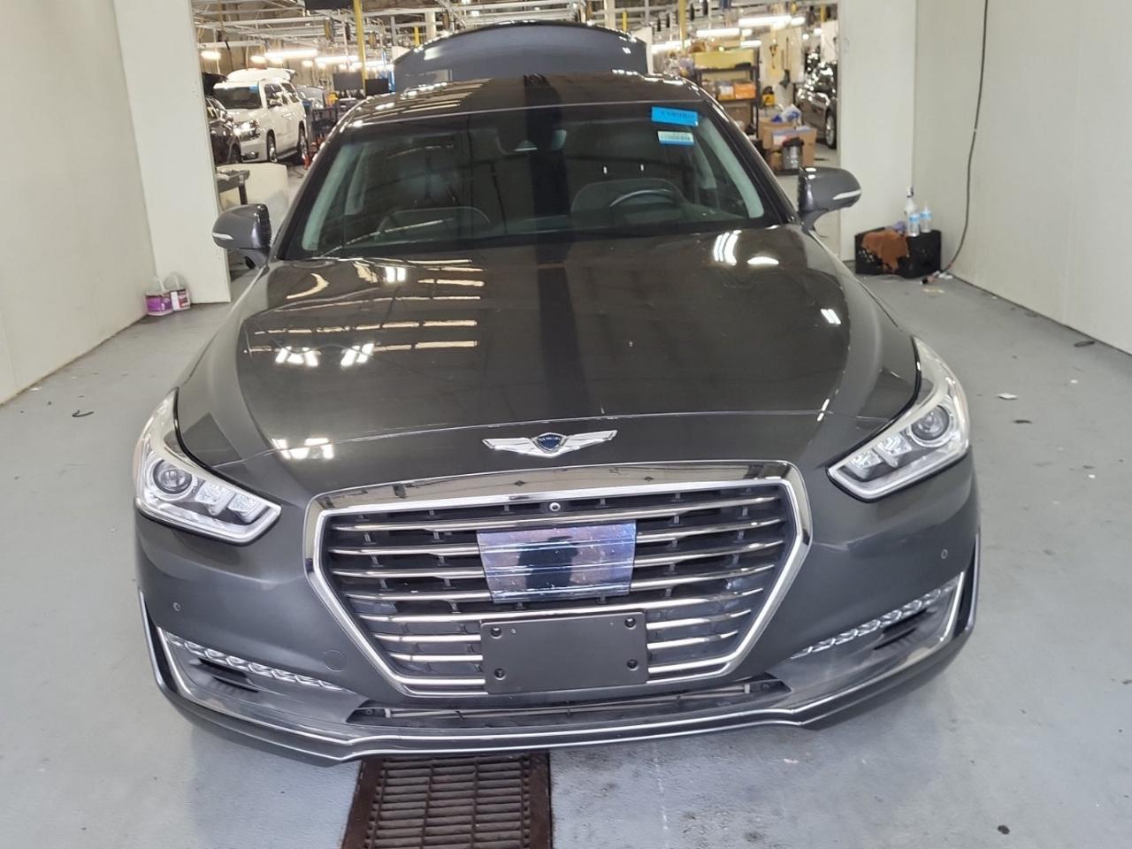 Genesis G90  2018