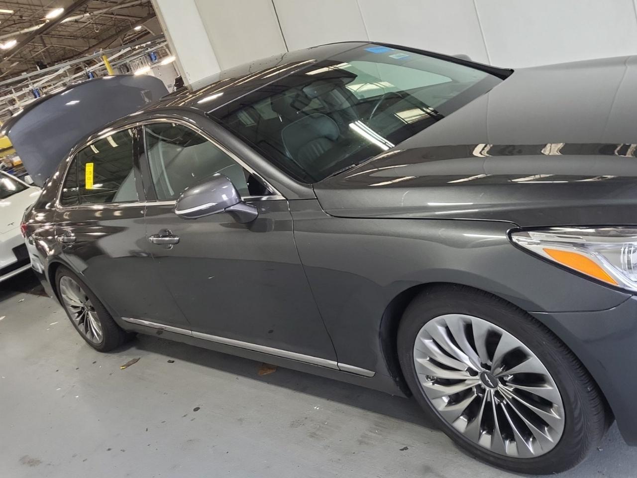 Genesis G90  2018
