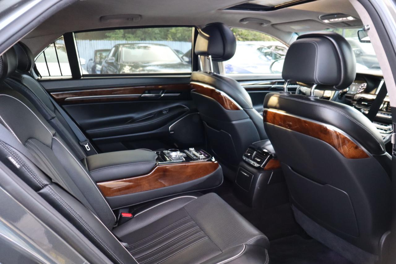 Genesis G90  2018