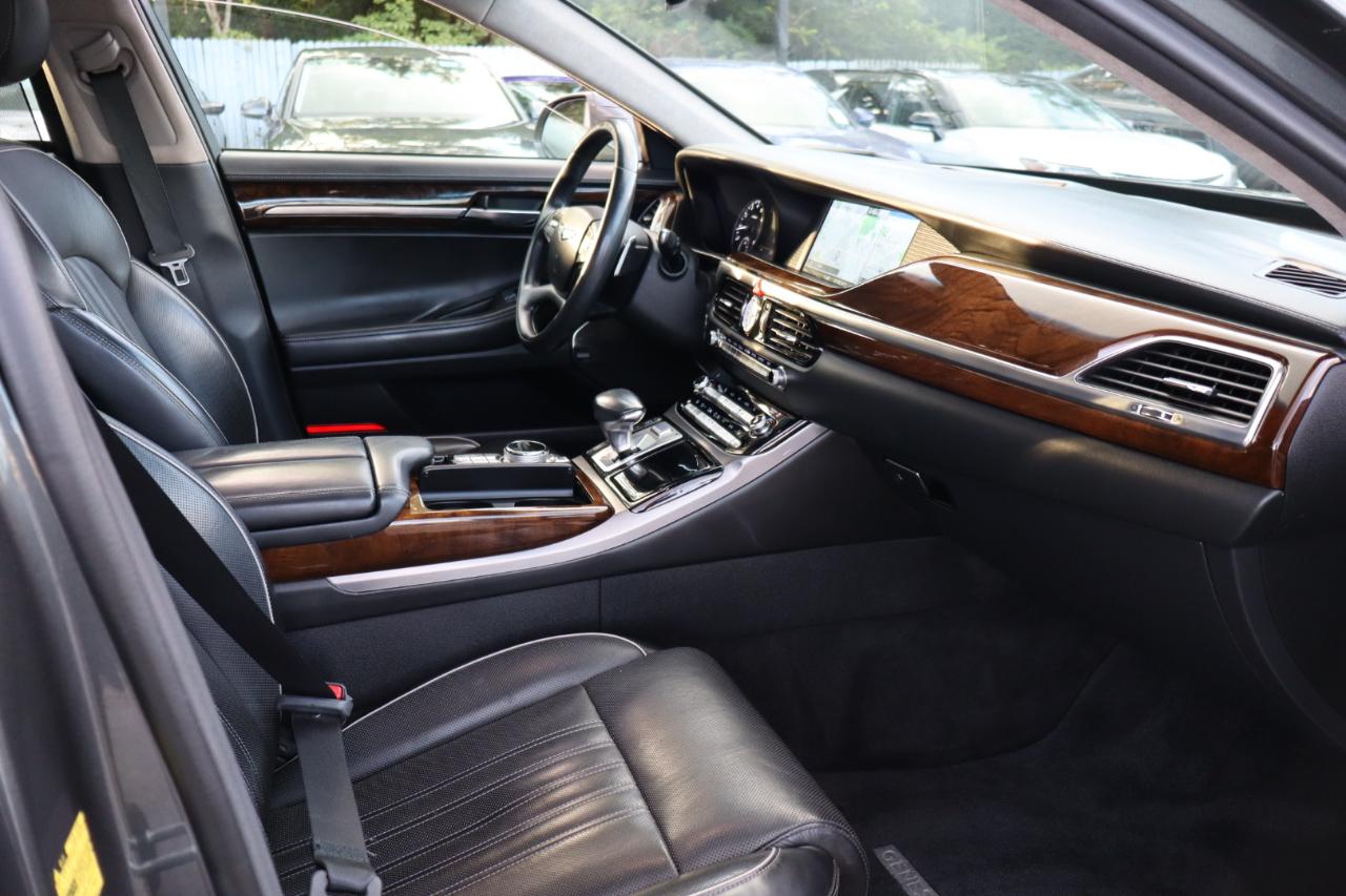 Genesis G90  2018