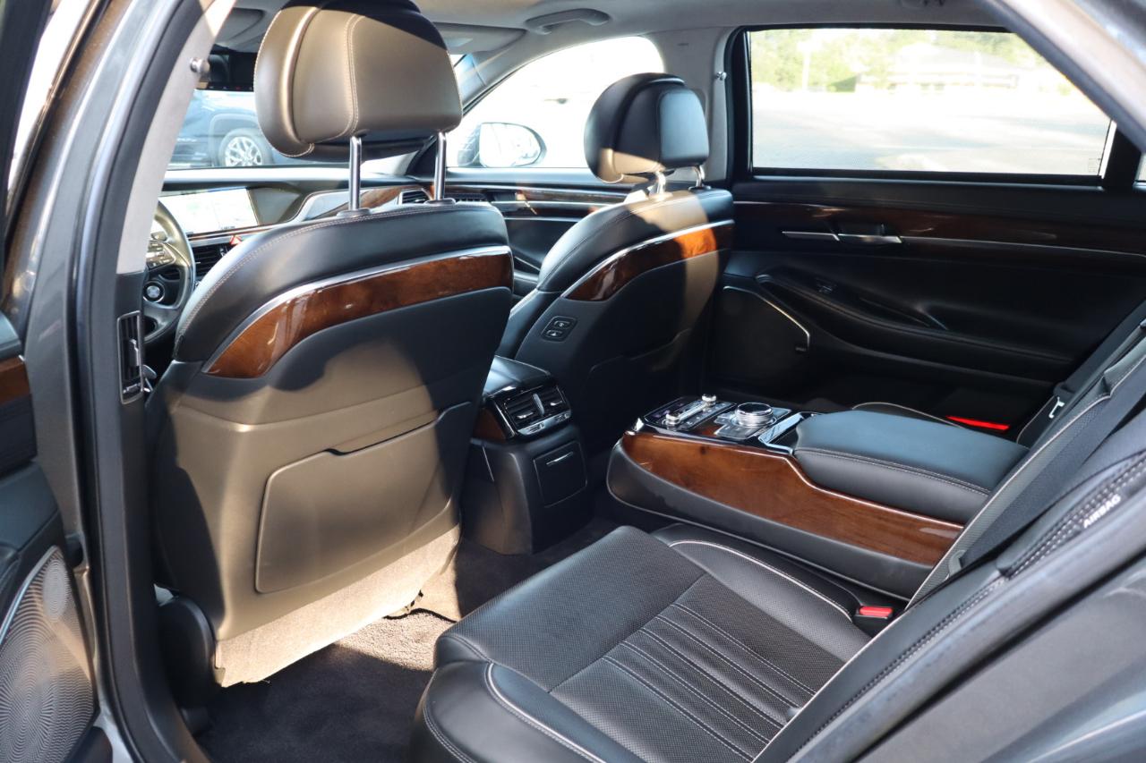 Genesis G90  2018