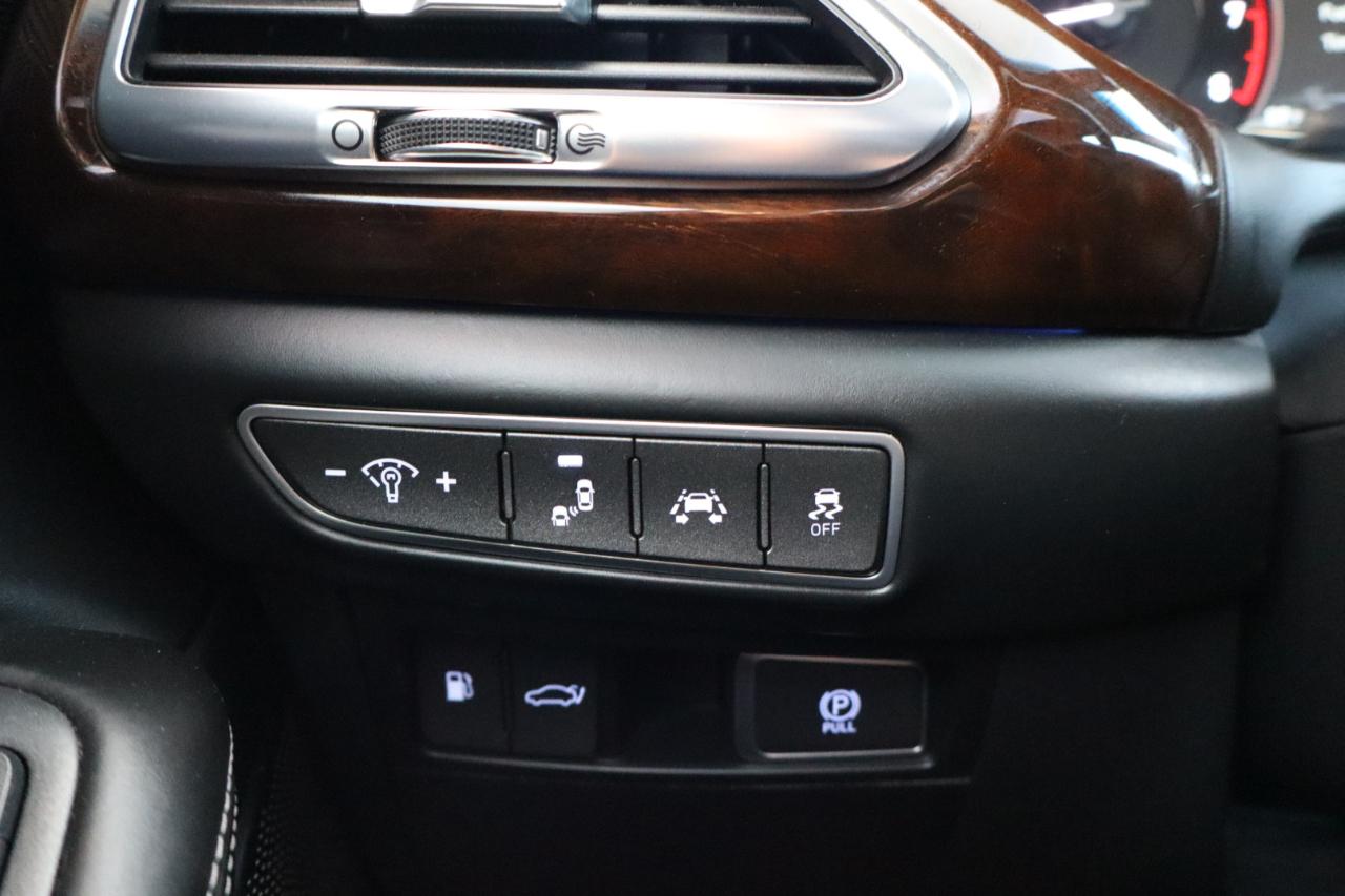 Genesis G90  2018