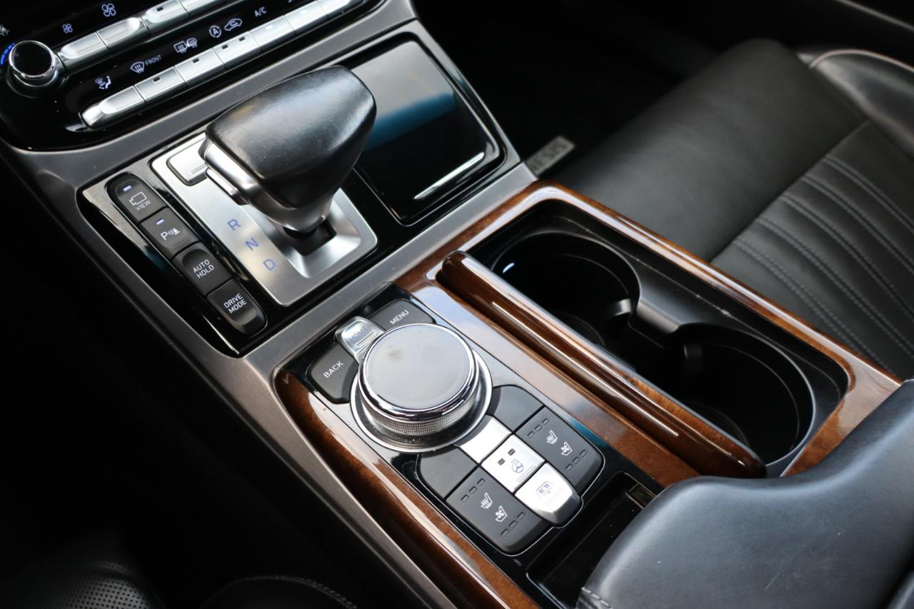 Genesis G90  2018