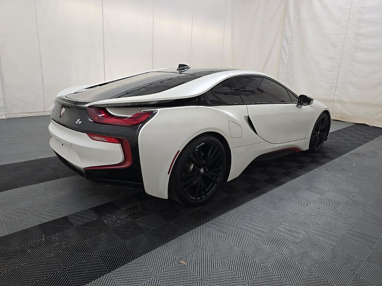 BMW i8 2D Coupe 2016
