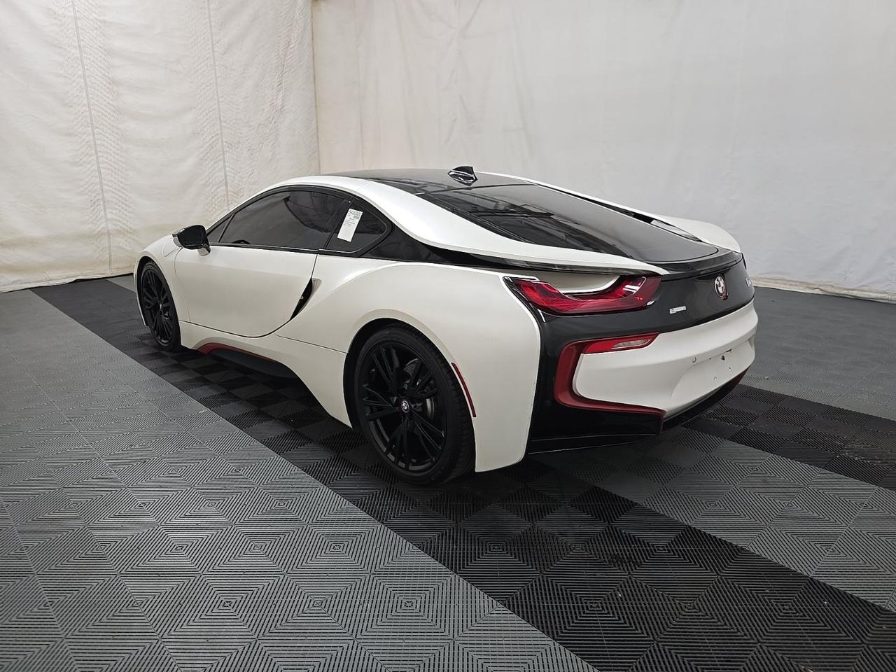 BMW i8 2D Coupe 2016