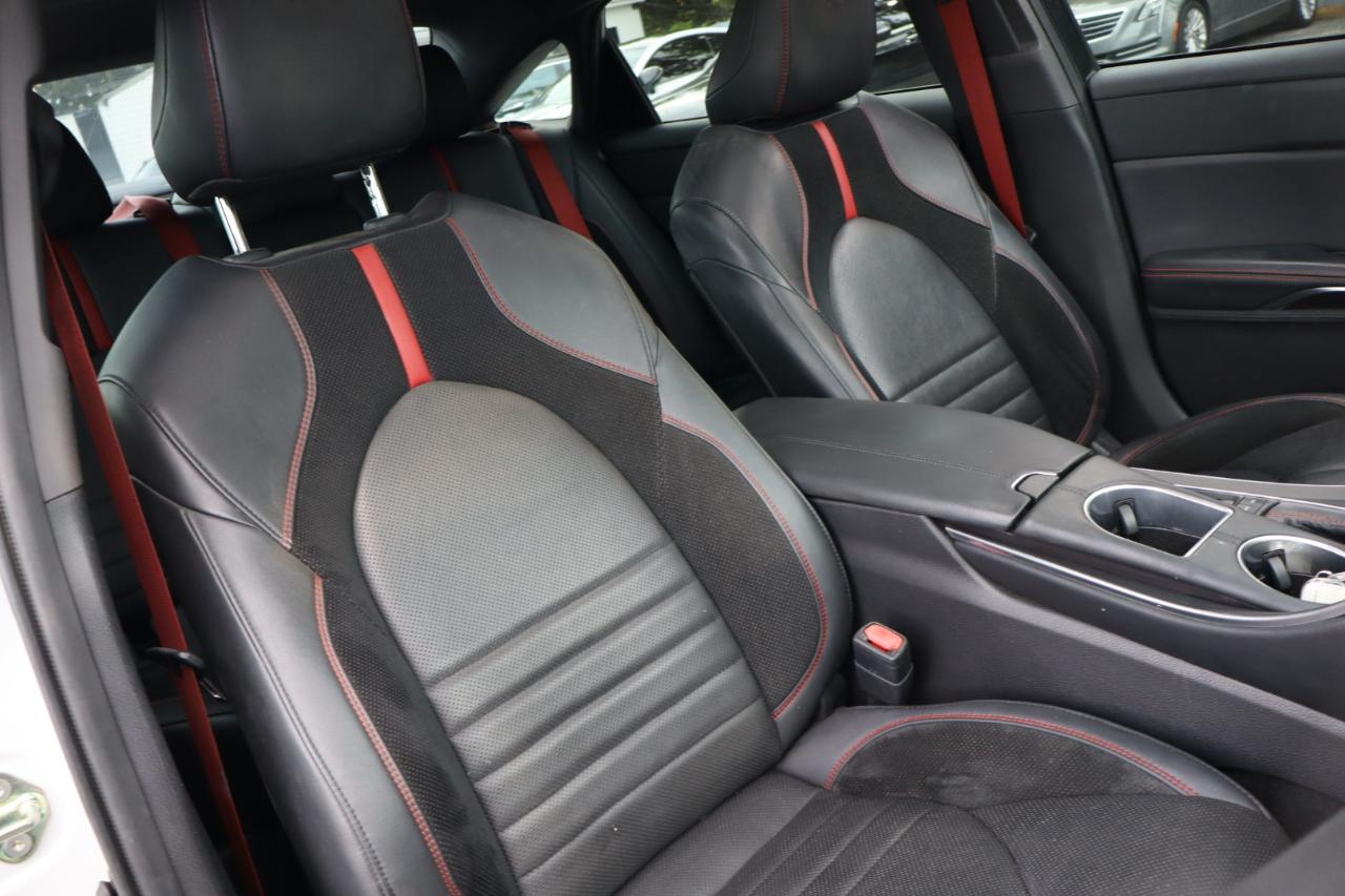 Toyota Avalon  2020
