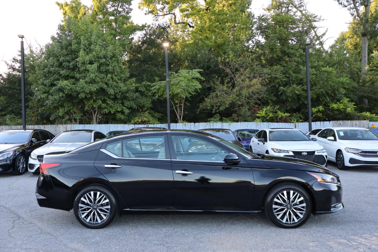 Nissan Altima  2025