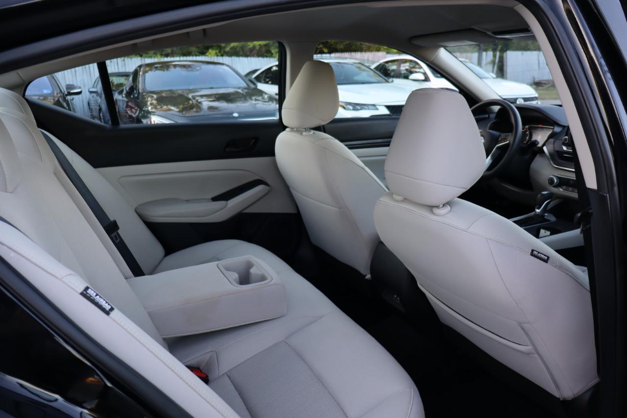 Nissan Altima  2025