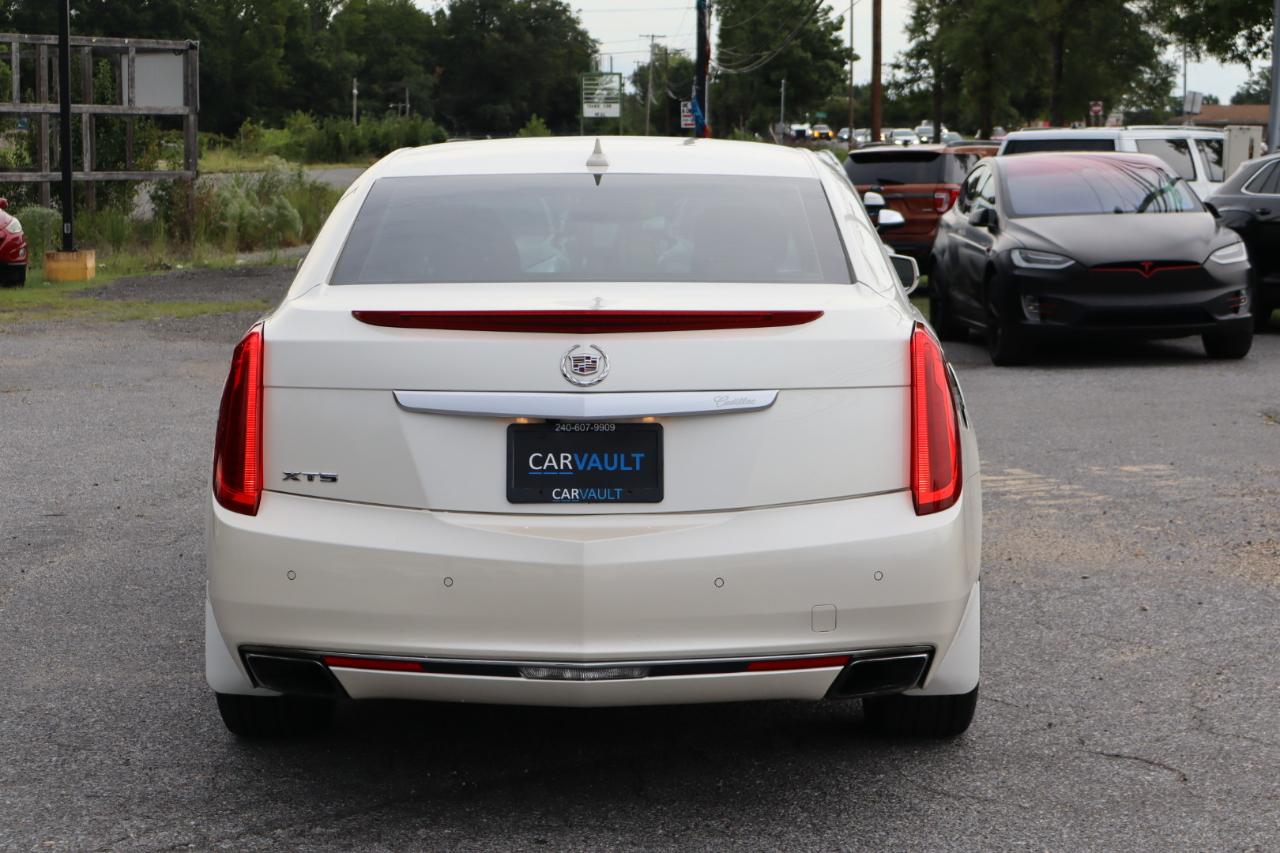 Cadillac XTS  2013