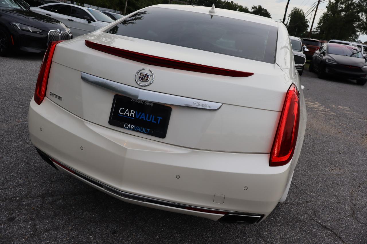 Cadillac XTS  2013