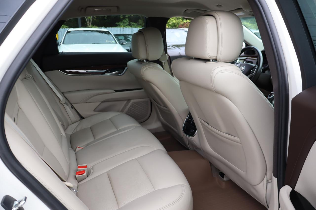 Cadillac XTS  2013