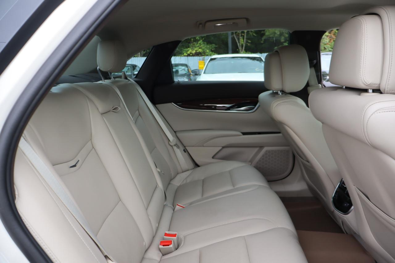 Cadillac XTS  2013