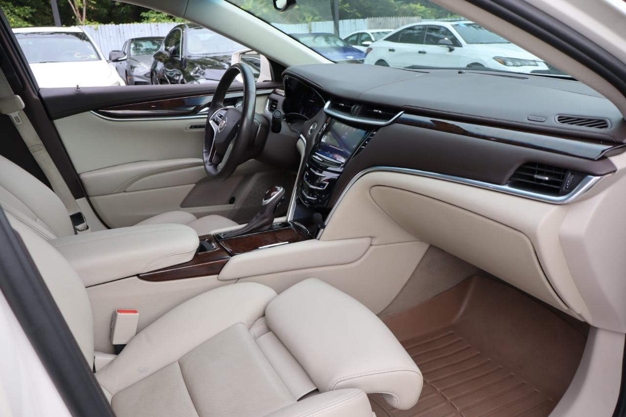 Cadillac XTS  2013