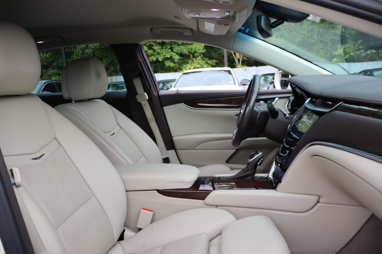 Cadillac XTS  2013