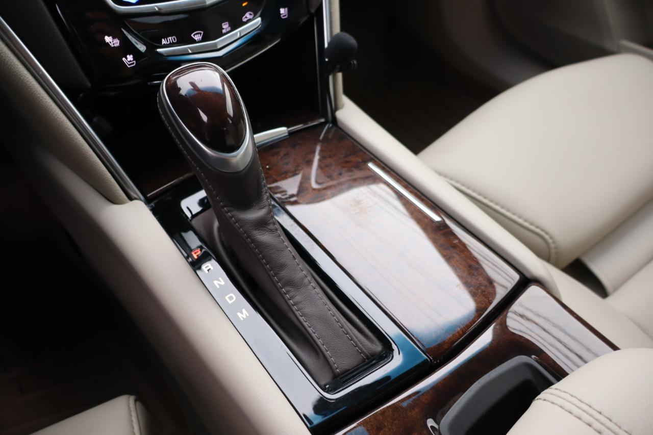 Cadillac XTS  2013