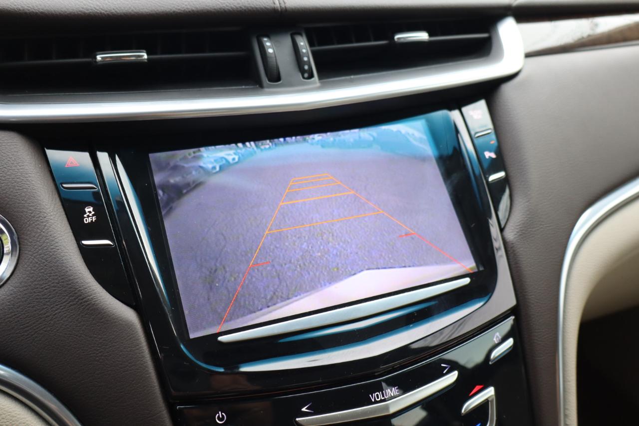 Cadillac XTS  2013