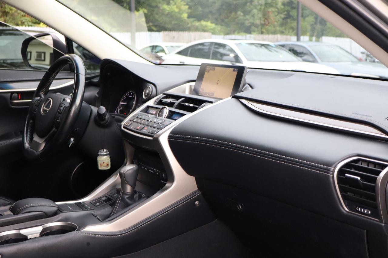 Lexus NX 200t  2017
