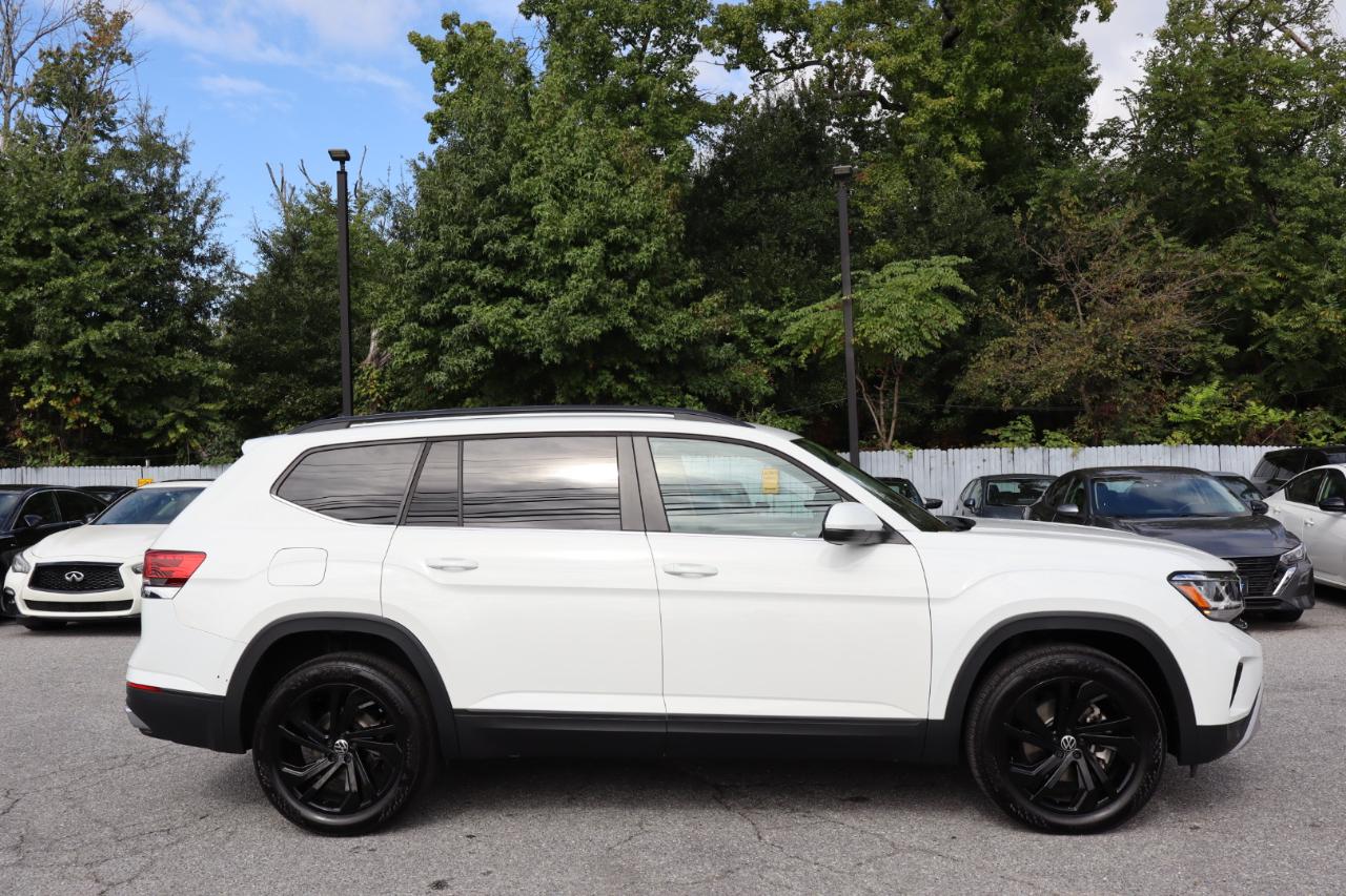 2022 Volkswagen Atlas SE w/Tech - Photo 8