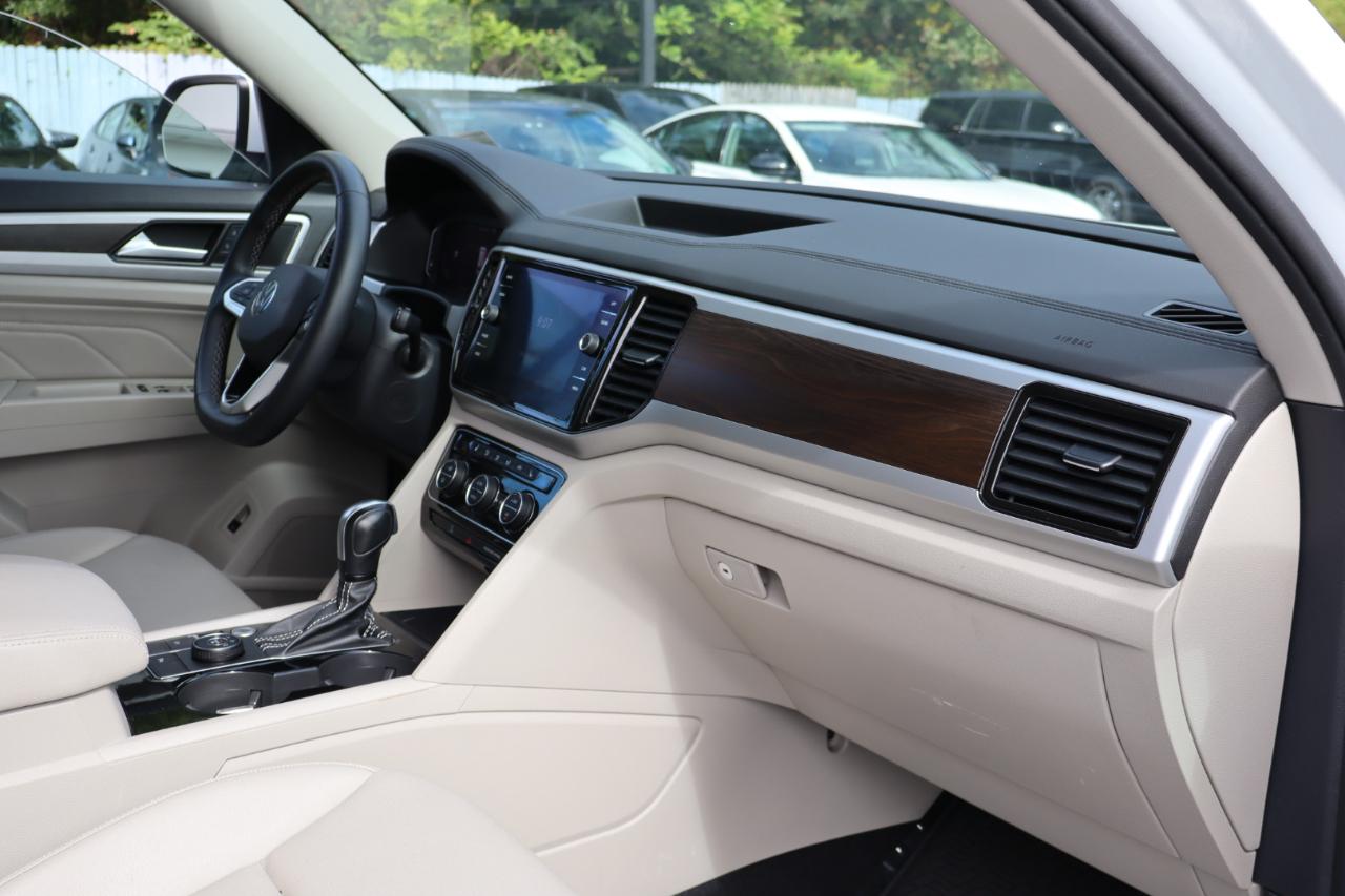 2022 Volkswagen Atlas SE w/Tech - Photo 19