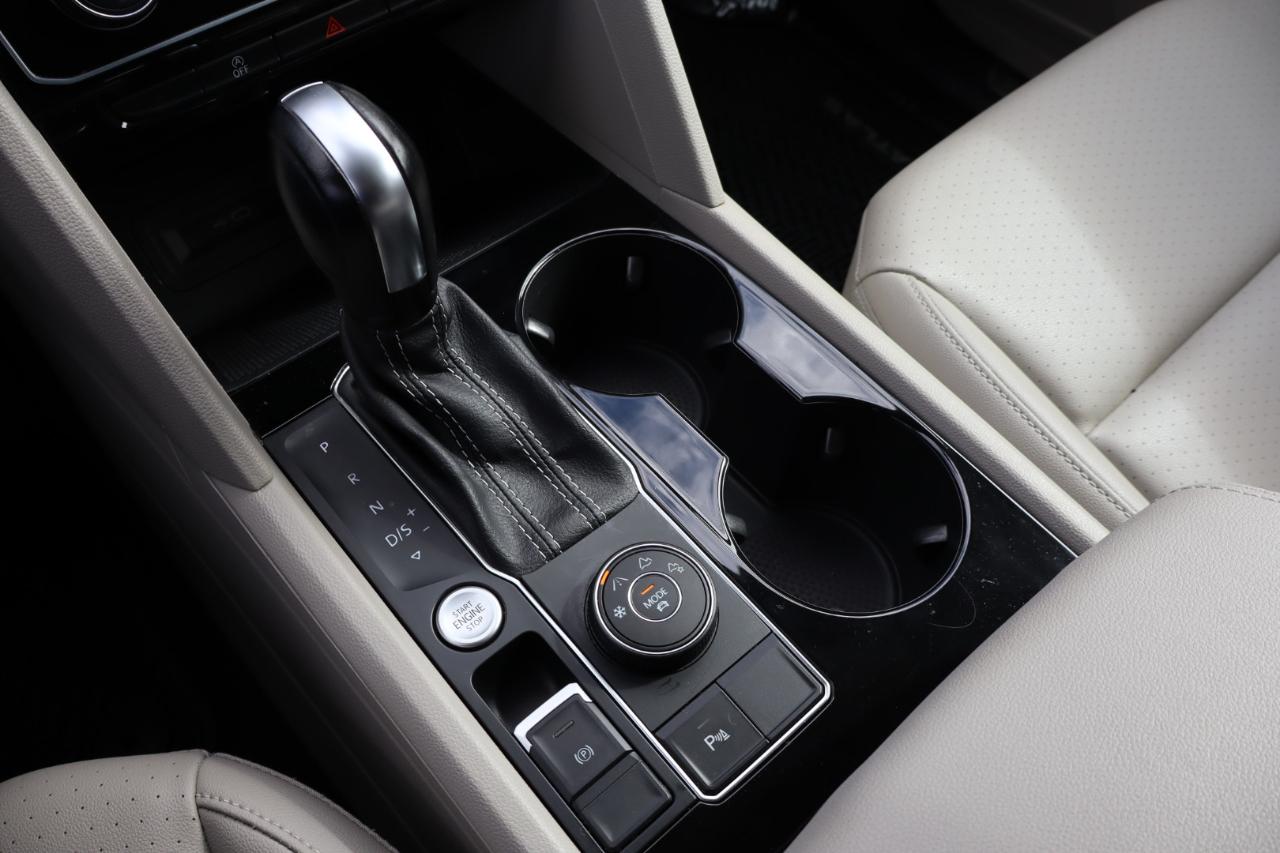 2022 Volkswagen Atlas SE w/Tech - Photo 29