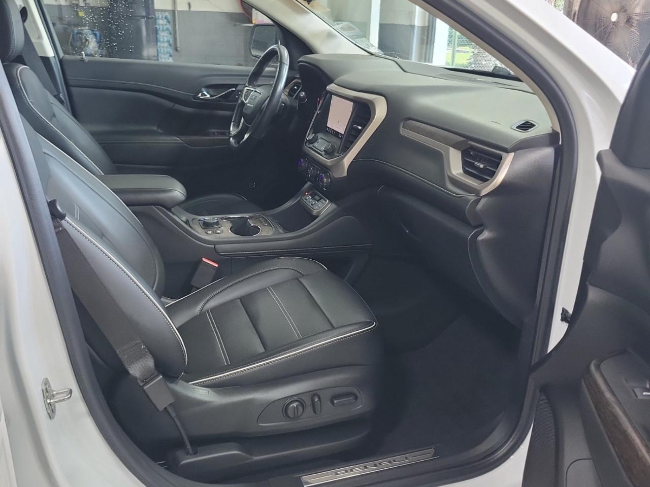 GMC Acadia  2021