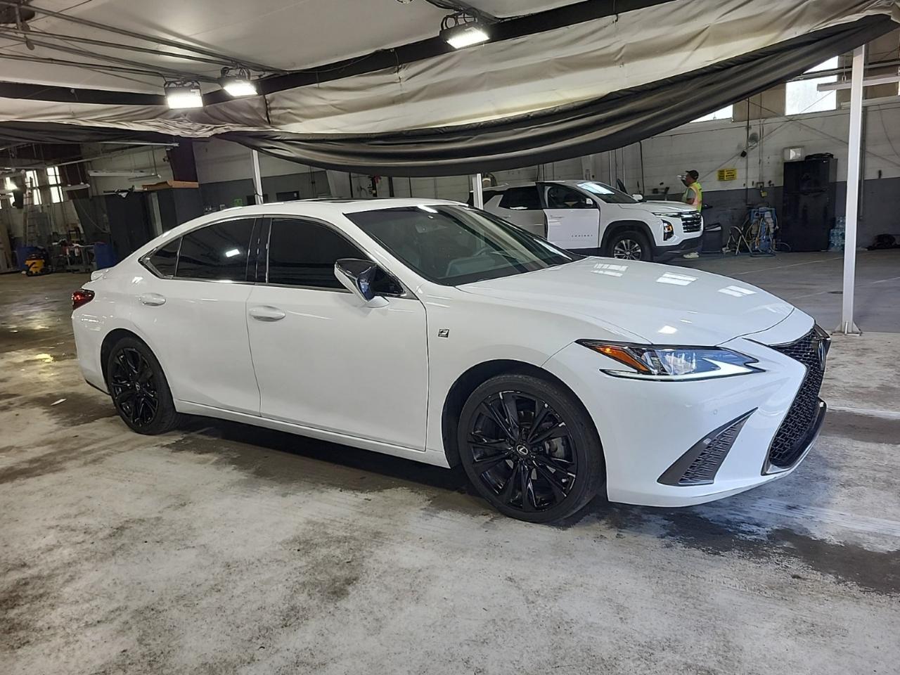 Lexus ES 350  2022