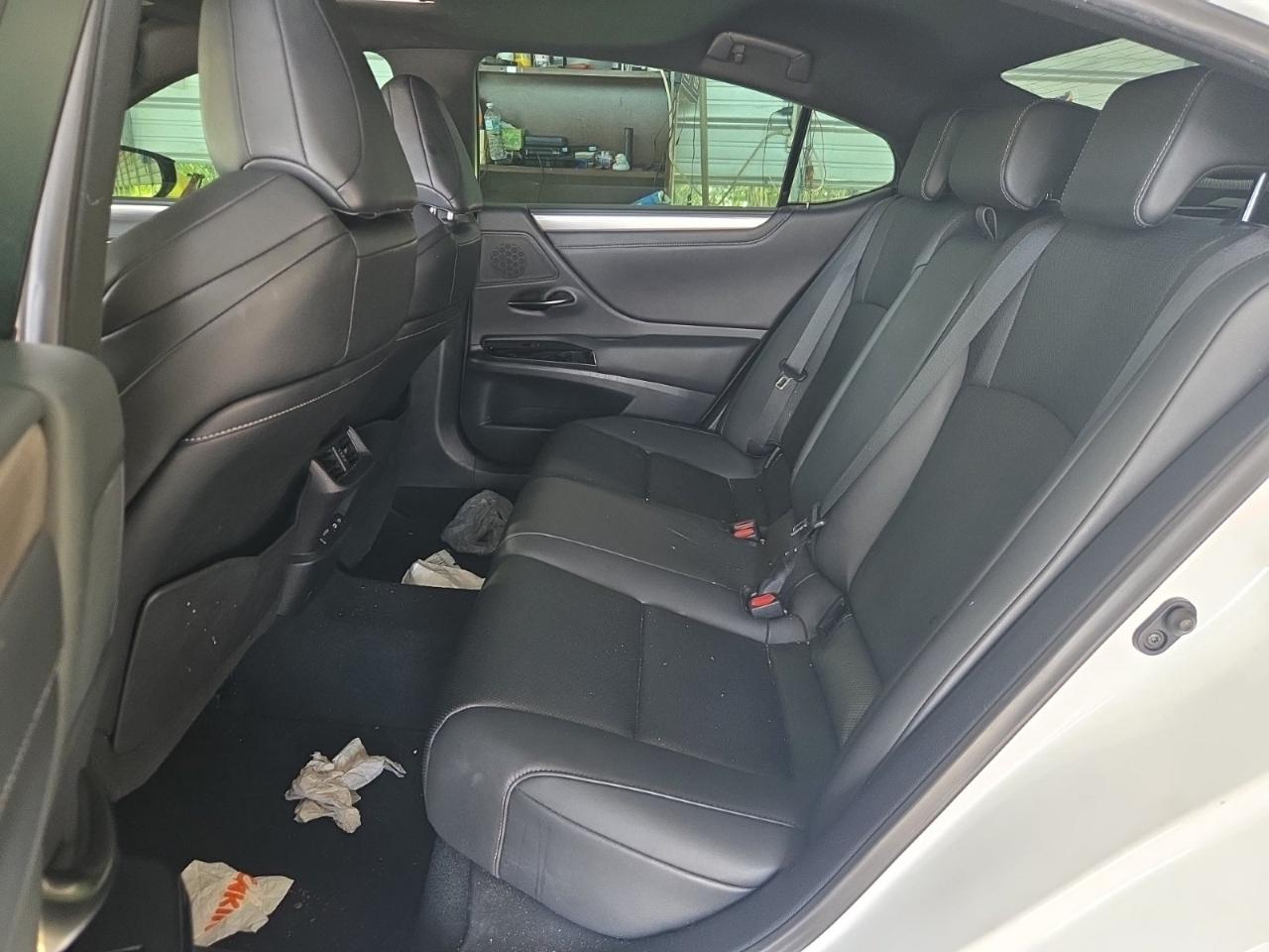 Lexus ES 350  2022