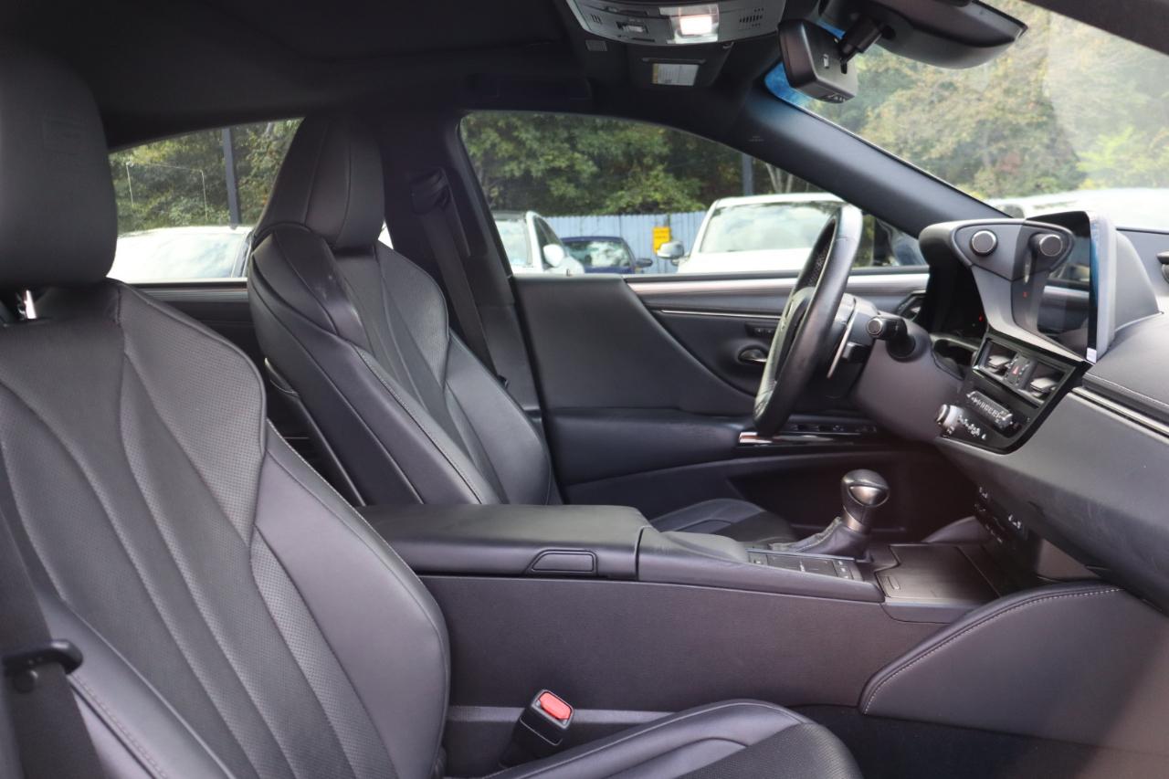 Lexus ES 350  2022