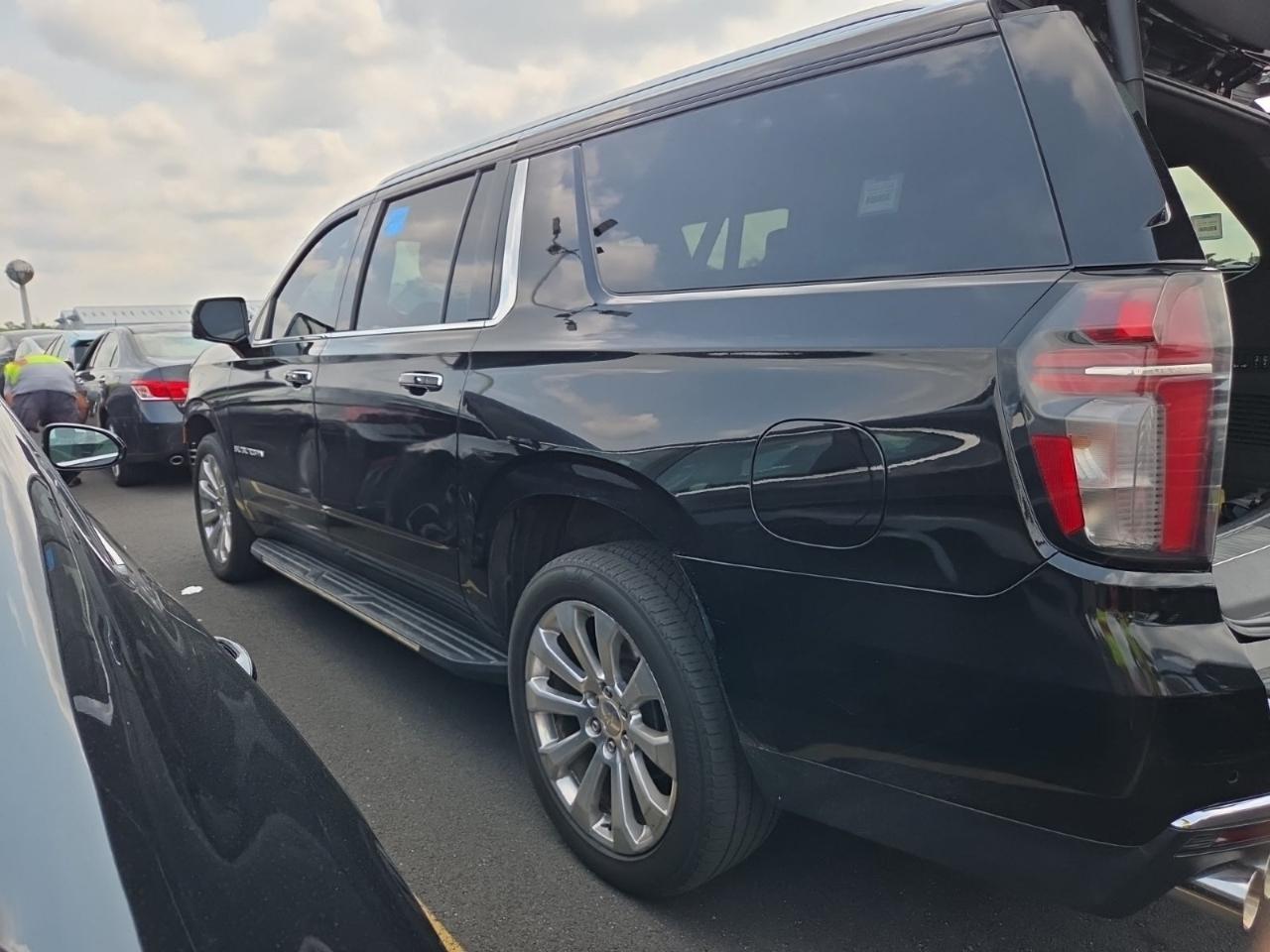 Chevrolet Suburban 4WD 4dr Premier 2021
