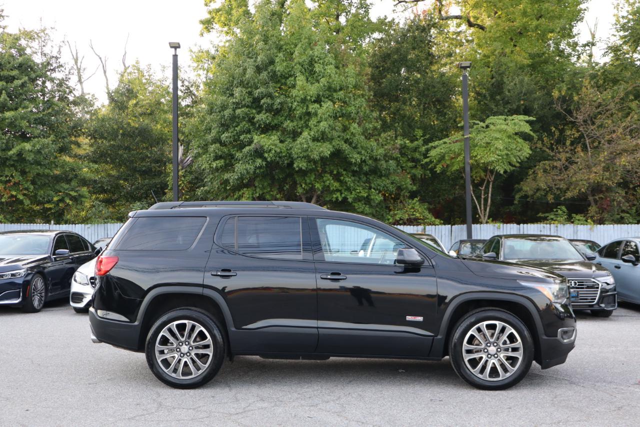 GMC Acadia photo 9