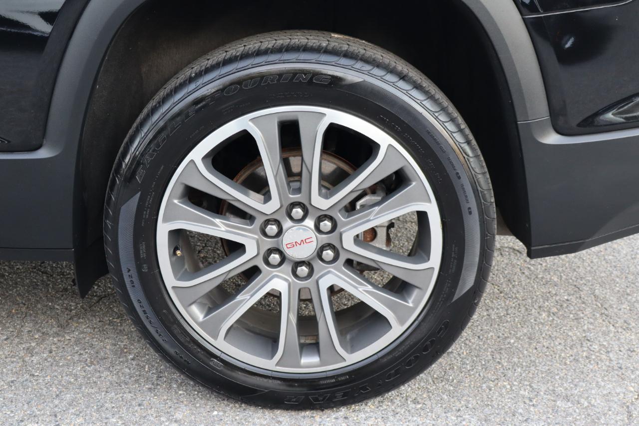 GMC Acadia photo 10