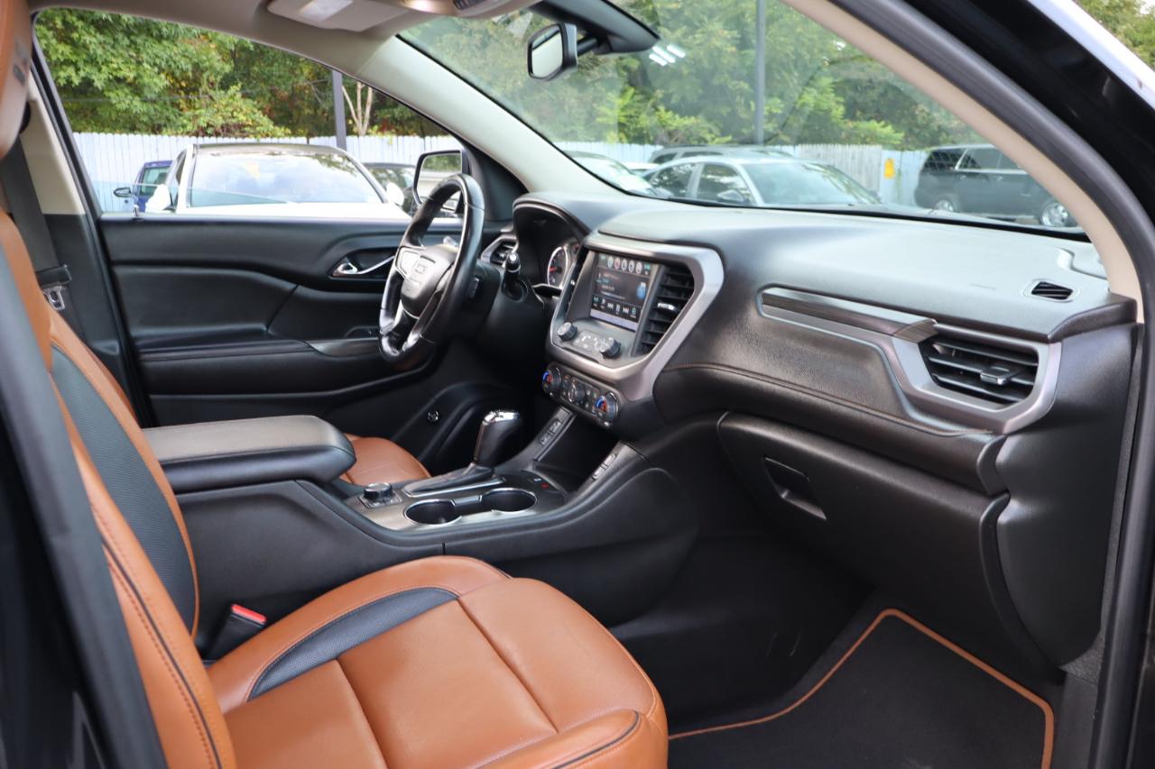 GMC Acadia photo 15
