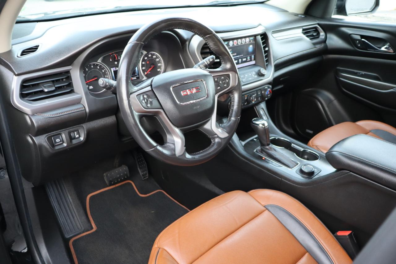 GMC Acadia photo 18