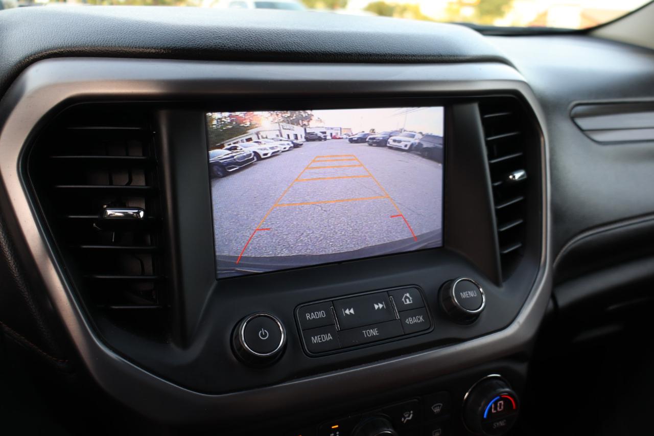 GMC Acadia photo 27