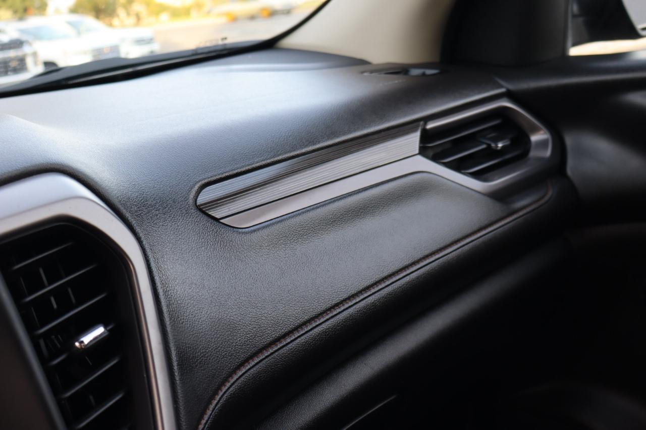 GMC Acadia photo 28
