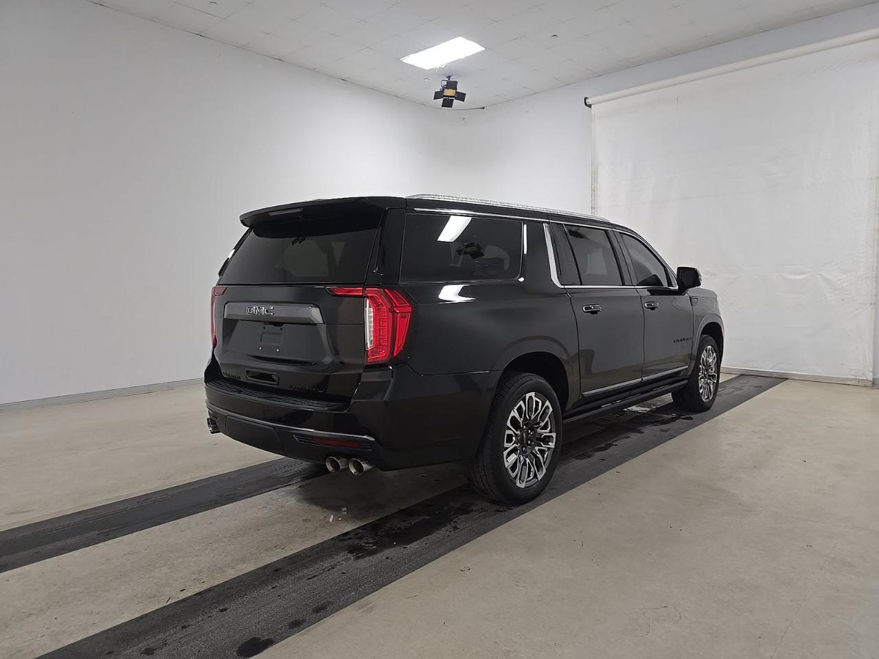 GMC Yukon XL 4WD 4dr Denali Ultimate 2023