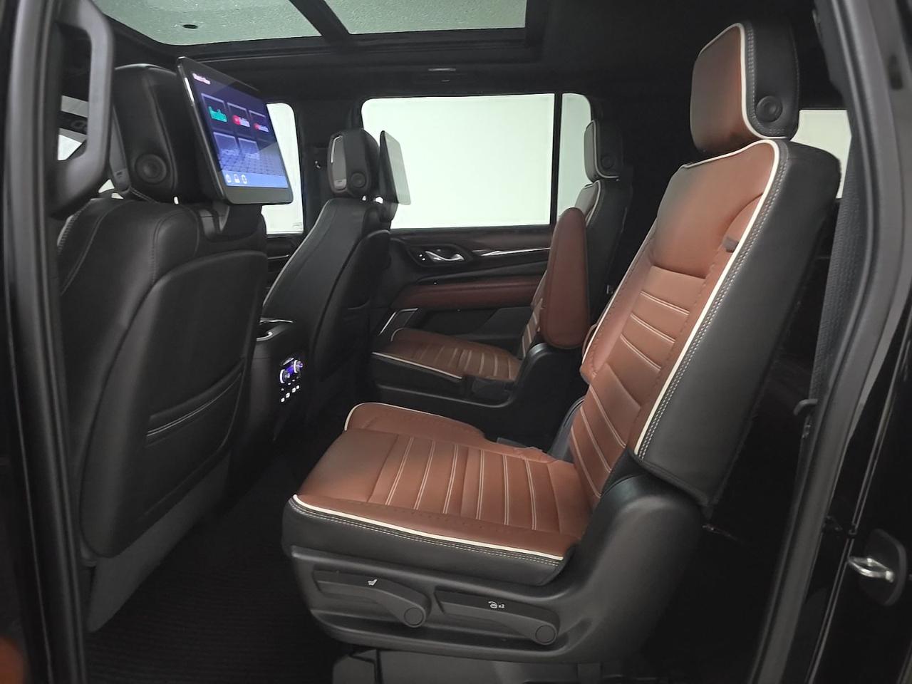 GMC Yukon XL 4WD 4dr Denali Ultimate 2023