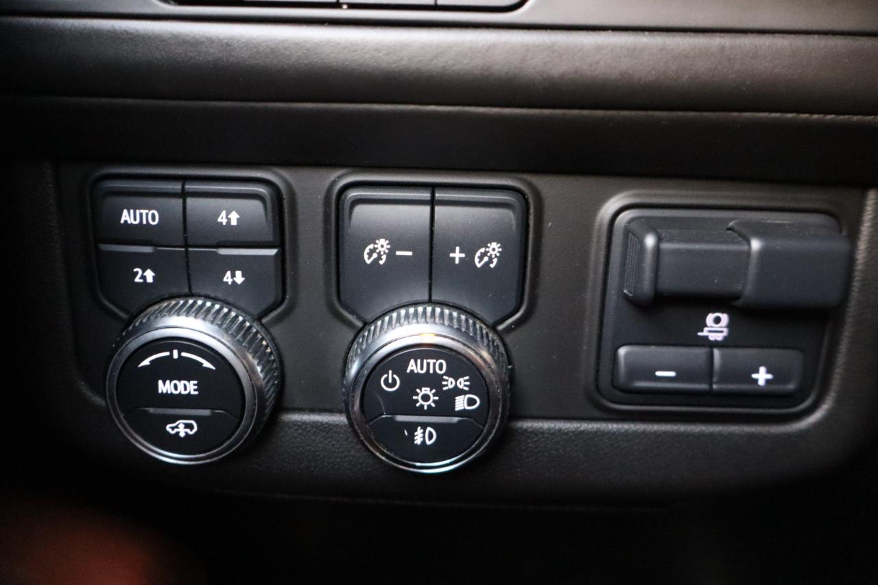 GMC Yukon XL 4WD 4dr Denali Ultimate 2023