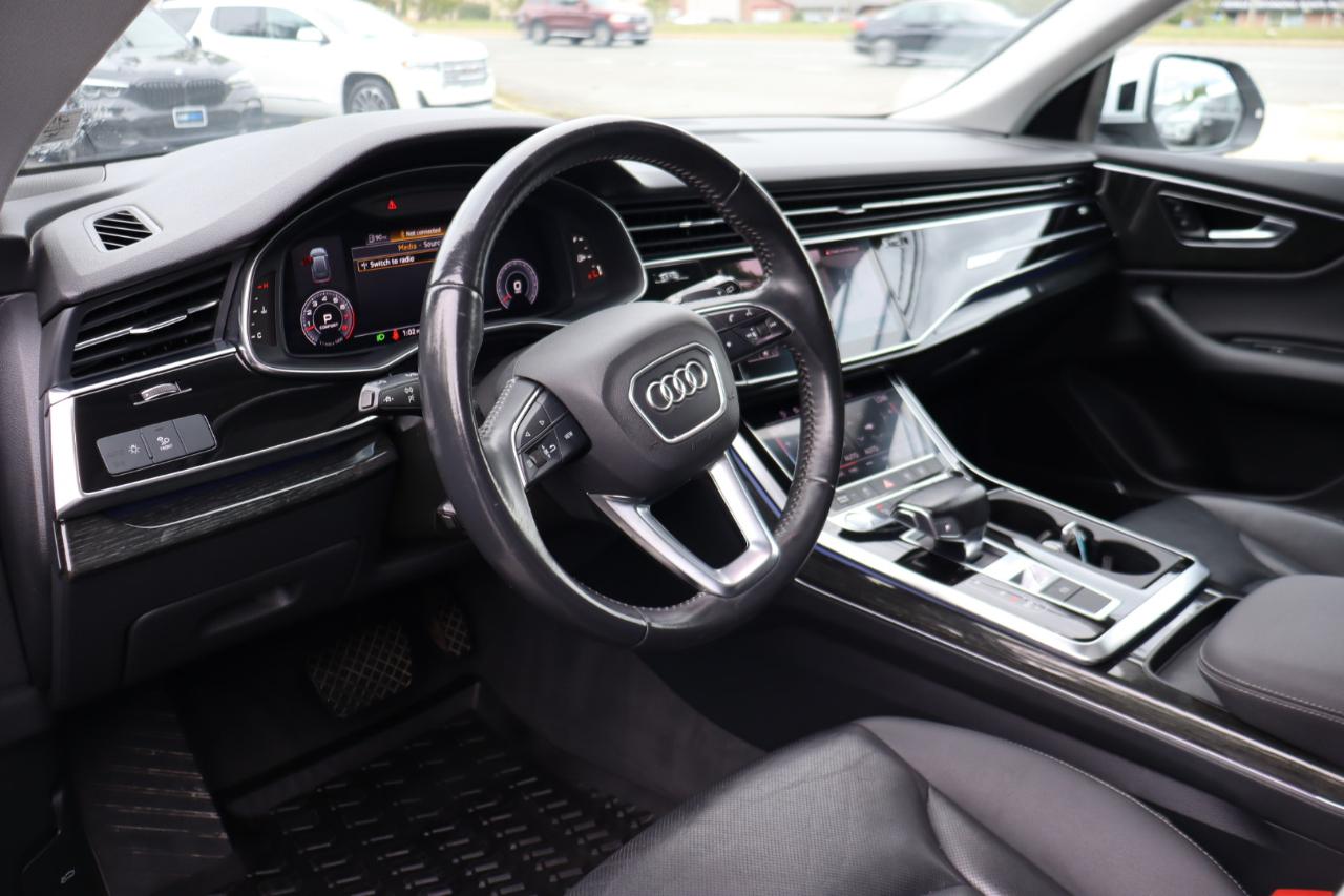 Audi Q8 photo 20
