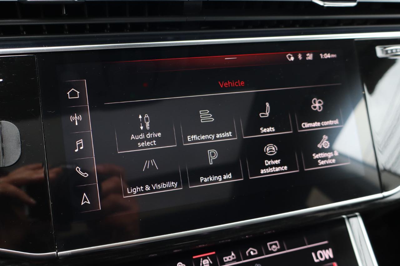 Audi Q8 photo 33